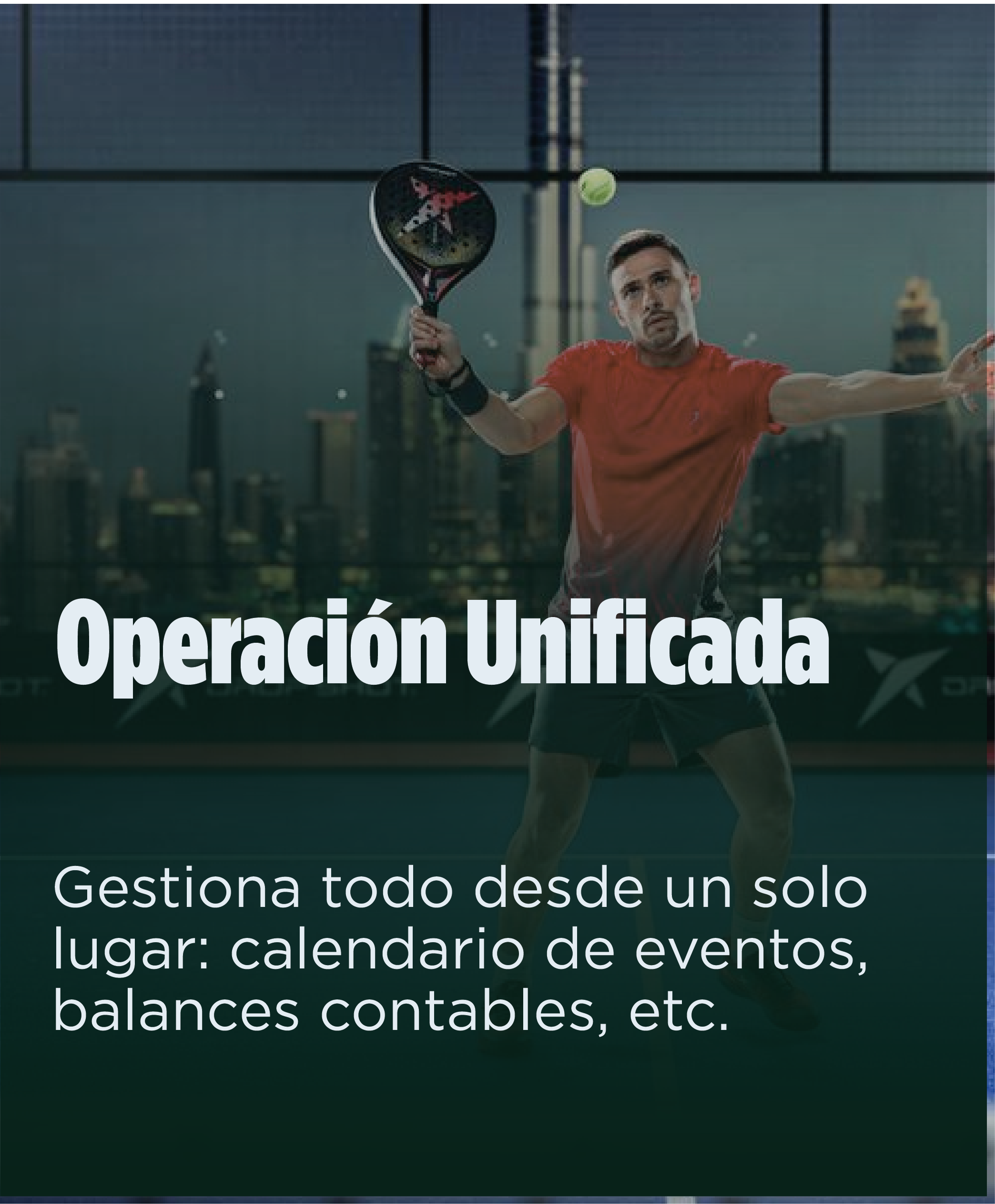 Jugadores de padel dándose la mano